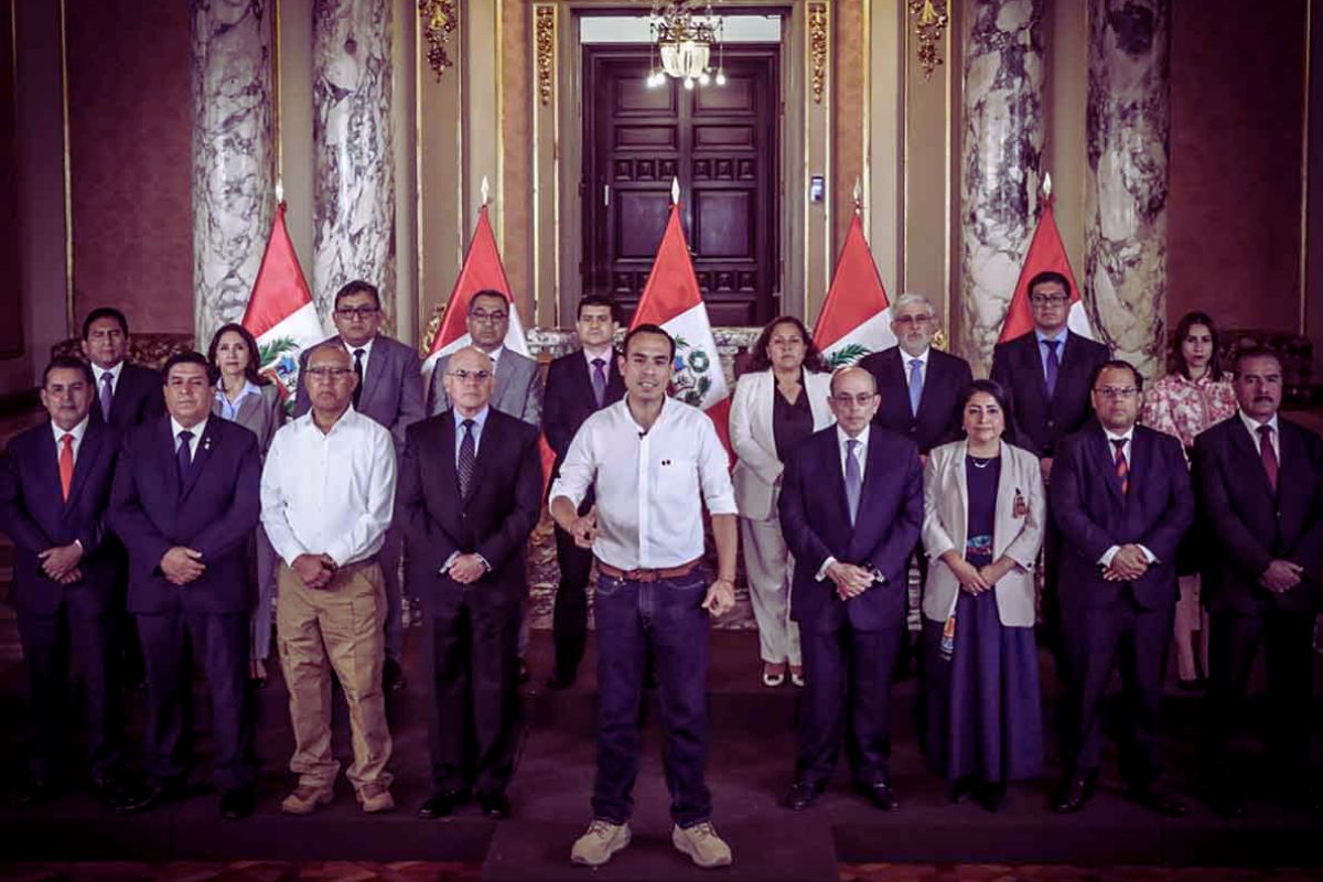Presidente de Perú declara estado de emergencia por ola de violencia