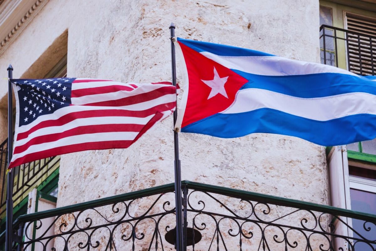 Estados Unidos amenaza con aranceles a países que vendan petróleo a Cuba