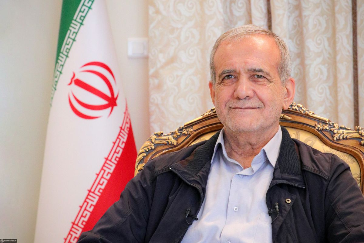 Presidente de Irán pide fin de la guerra con Estados Unidos